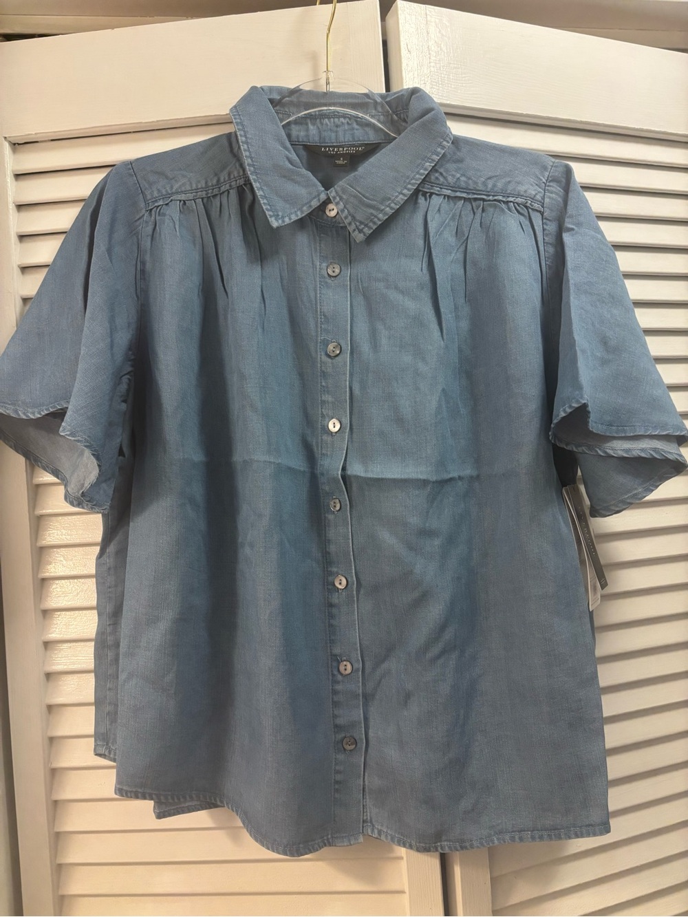 NWT Liverpool Jeans Light Wash Button-Front Denim Chambray Shirt small